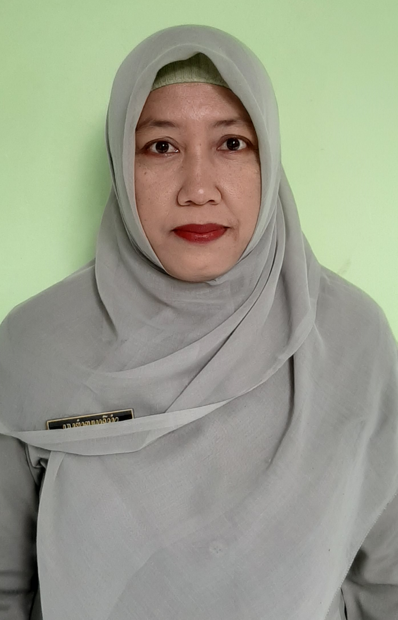 41)  Tutik Mulyaningsih, S.Pd
